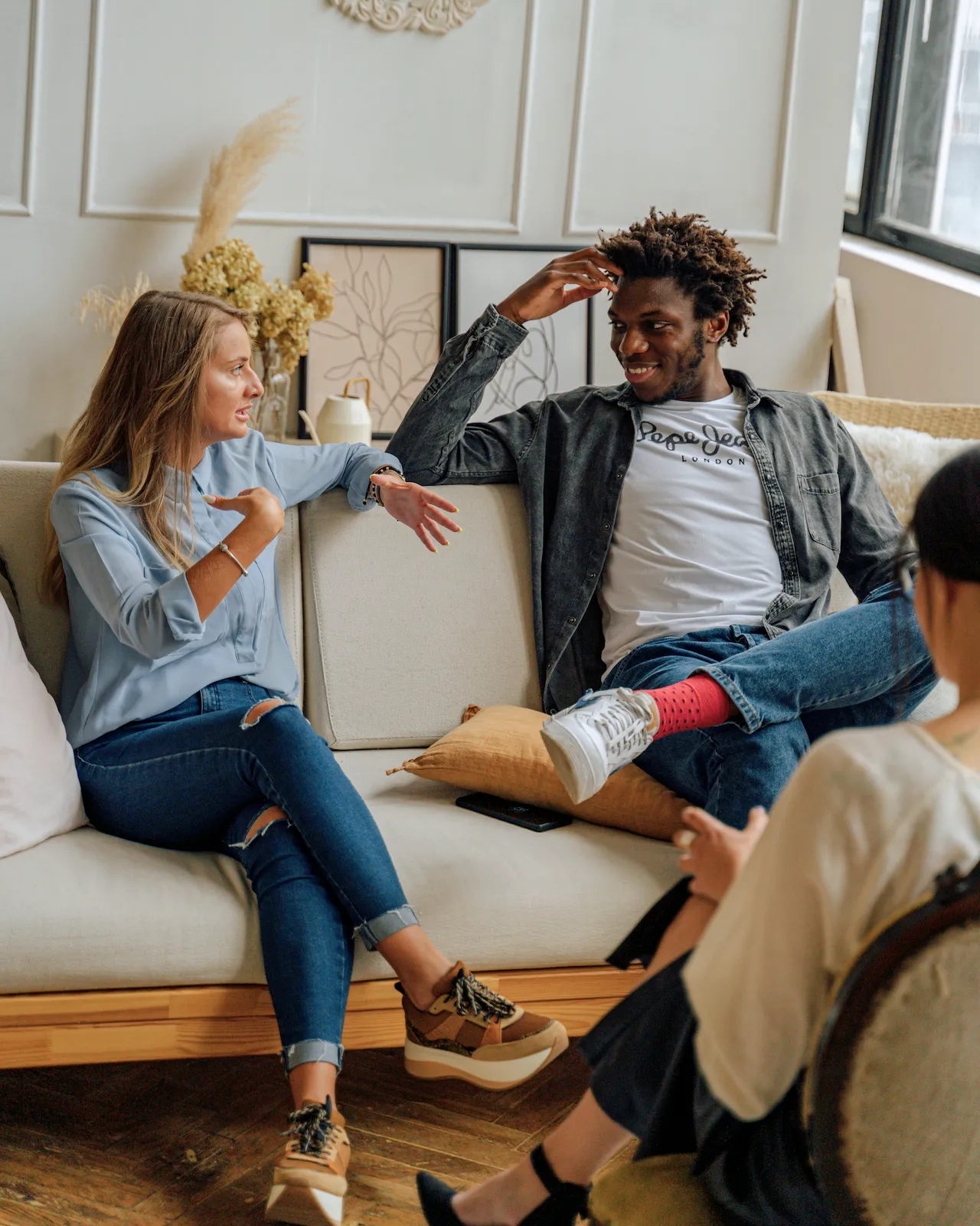 Couple making a breakthrough in couples therapy